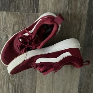 Size 7 maroon ultra cushion vans